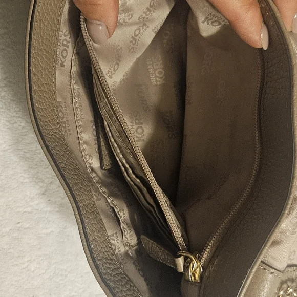 Michael Kors Fulton Pebbled Leather Taupe Shoulder Gold Chain Convertible Bag - Picture 6 of 7